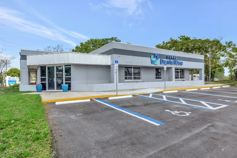 largo dental one Convenient_Location_On_Belcher_Rd